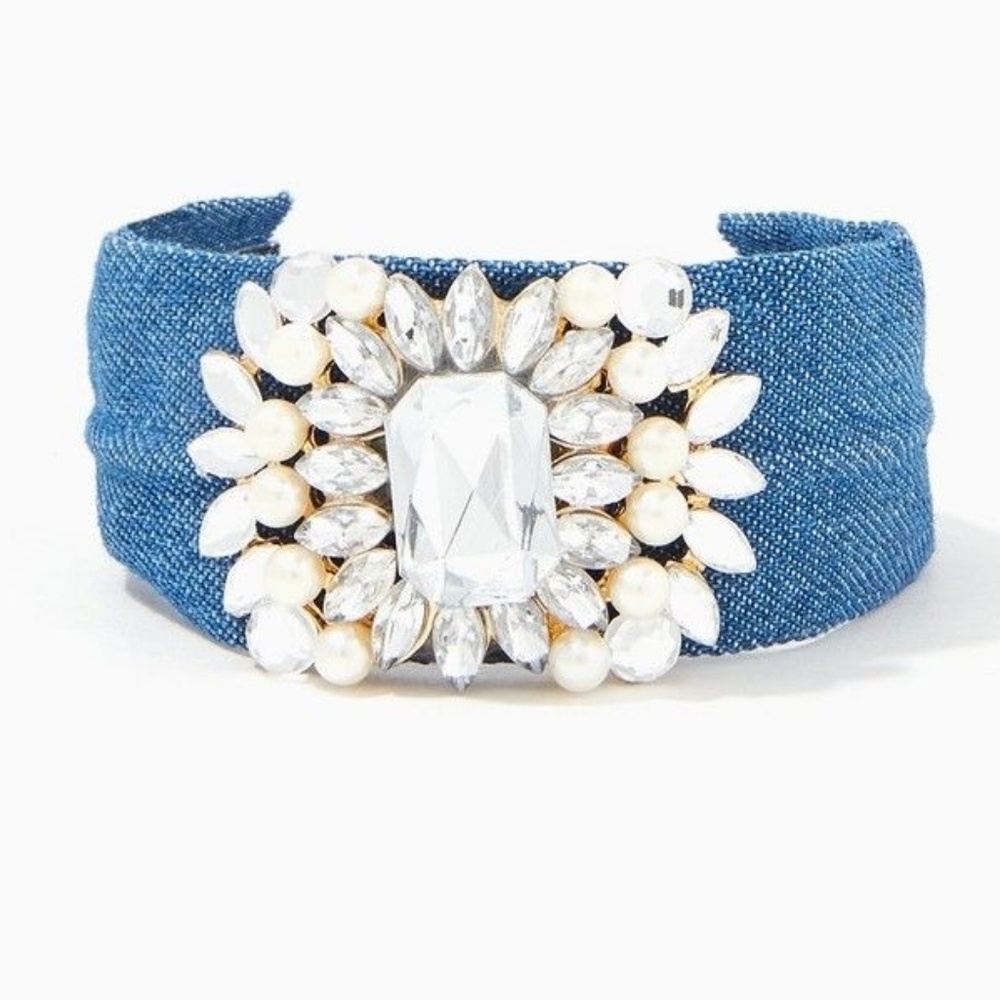 Rhinestone Cowgirl Bracelet🌺Host Pick🌺